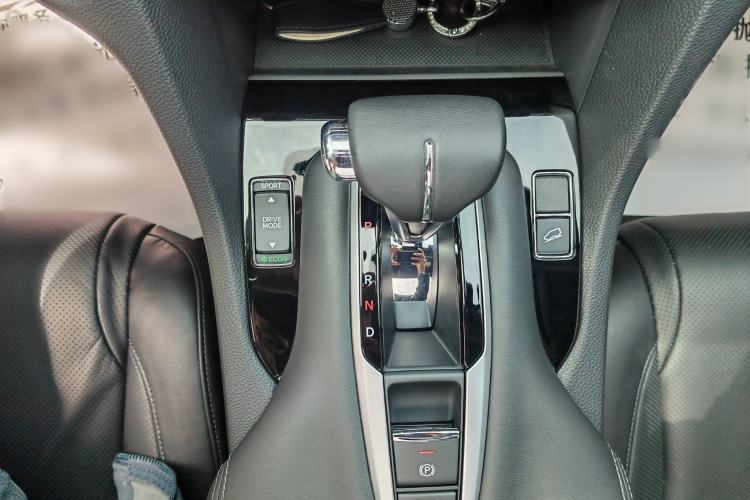 Used Honda UR-V 2023 240TURBO Two-Wheel Drive Zhijing Edition Gear Lever