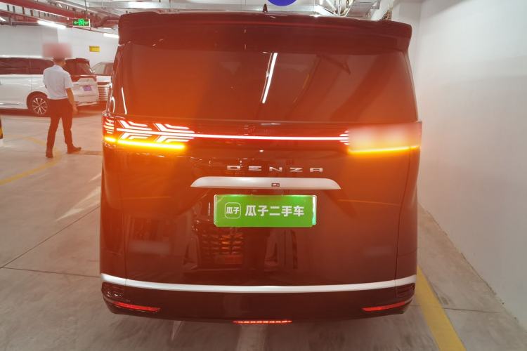 Used Denza D9 2024 DM-i 980 Four-Wheel Drive Flagship Model Rear