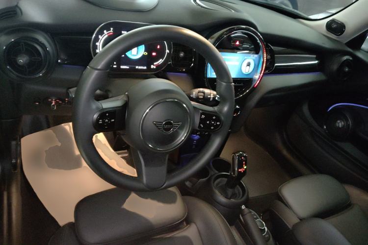 Used MINI MINI 2023 1.5T COOPER Artist