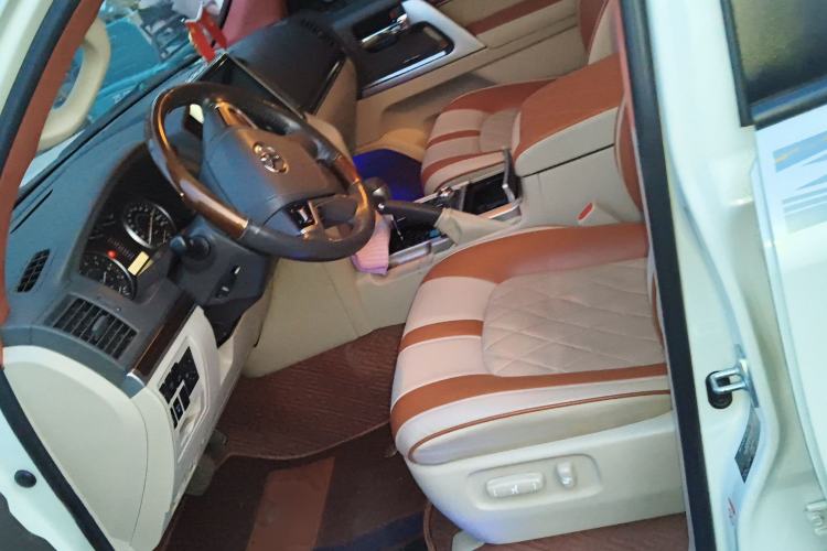 Used Toyota Land Cruiser 2015 4.6L V8 Middle East Limited Edition Left Front Seat