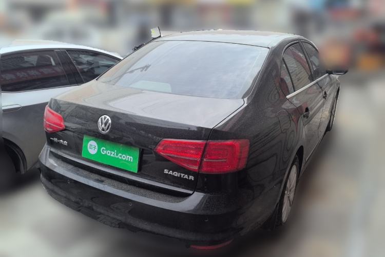 Used Volkswagen Sagitar 2015 1.6L Manual Comfort Model