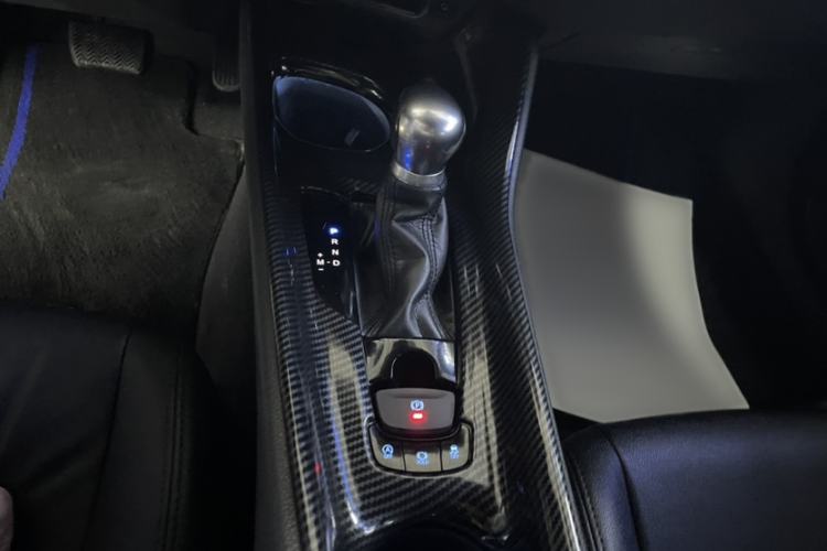 Used Toyota C-HR 2018 2.0L Leading with Sunroof China VI Standard Gear Lever