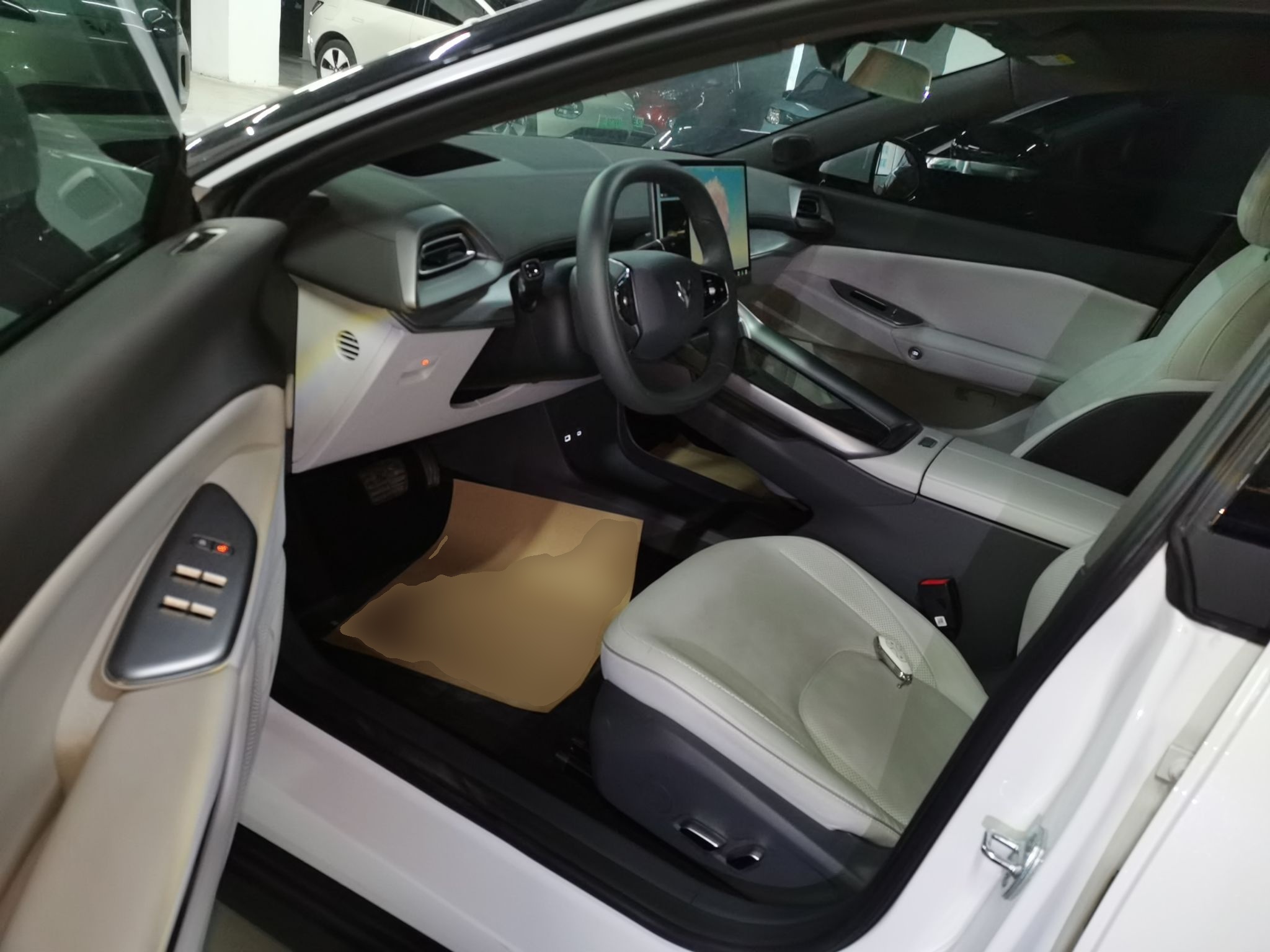 Переднее сиденье в автомобиле