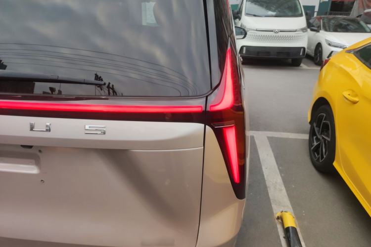 Used SAIC MAXUS G70 2024 2.0T Automatic Flagship Version 7 Seats
