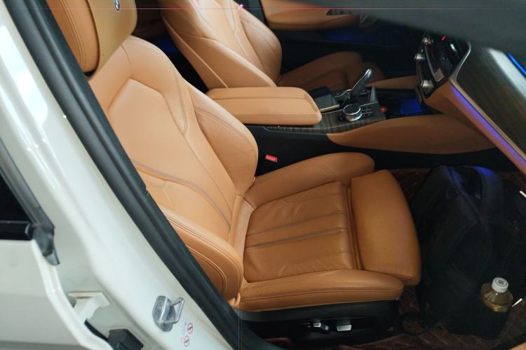 Used BMW 5 Series 2019 530i M Sport Package Right Front Seat