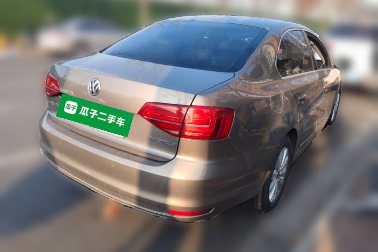 Used Volkswagen Sagitar 2015 1.6L Manual Comfort Model
