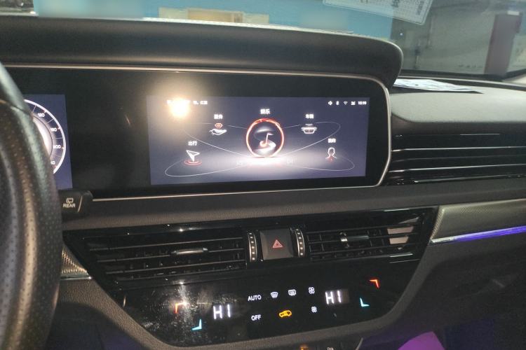 Used Hongqi HS5 2022 Revised Version 2.0T Smart Connect Flagship Edition
