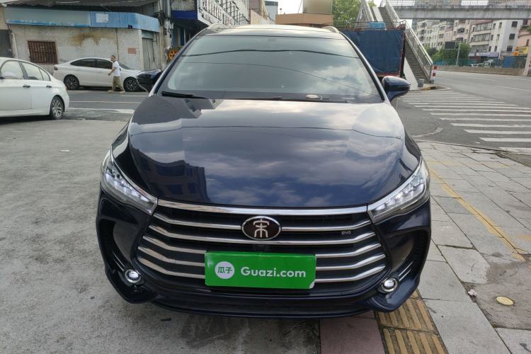 Used BYD Song MAX 2018 1.5T Automatic Smart Connect Elite Model with 6 Seats
