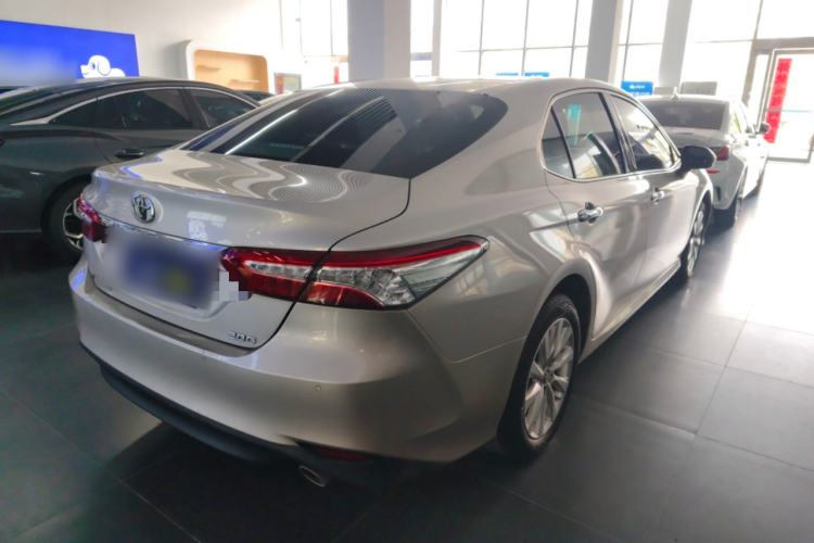 Used Toyota Camry 2019 Revised Version 2.0G Luxury Edition Rear Right 45 Deg
