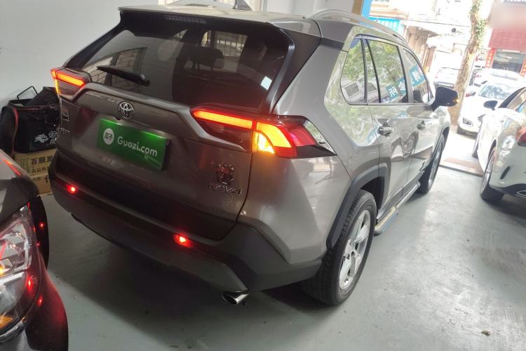 Used Toyota RAV4 2021 2.0L CVT Two-Wheel Drive Fashion Edition Rear Right 45 Deg