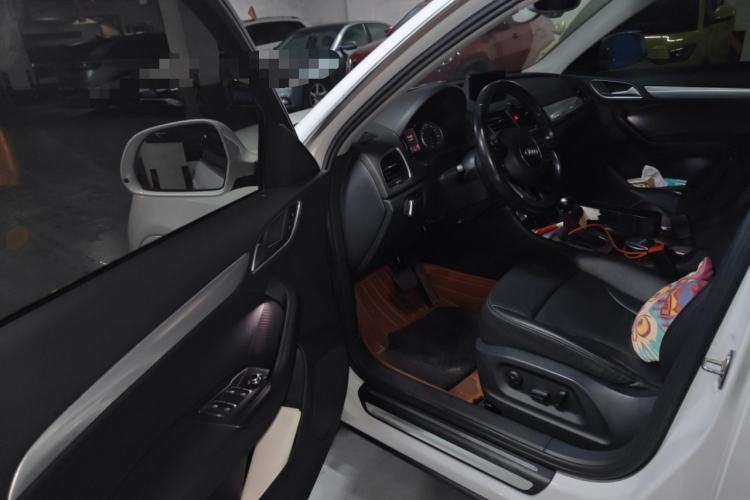 Used Audi Q3 2015 35 TFSI quattro Technology Edition Driver Seat