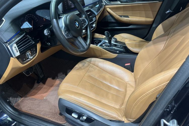 Used BMW 5 Series 2019 Restyled 530Li Luxury Edition M Sport Package Interior 1