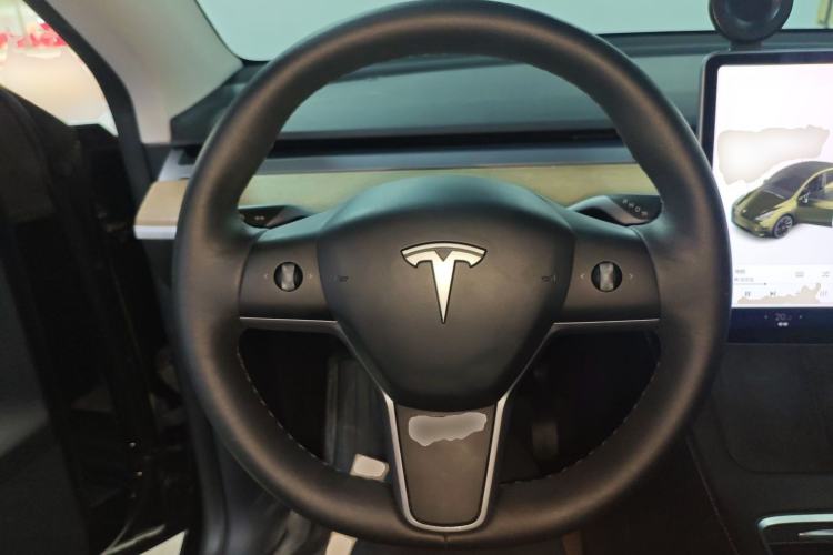 Used Tesla Model Y 2021 Standard Range Rear-Wheel Drive Version Steering Wheel
