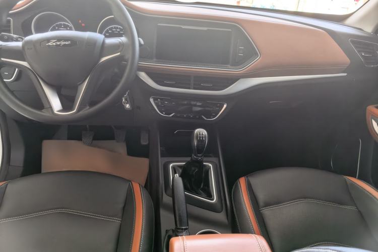 Used Zotye T300 2023 T300L 1.5L Manual Standard Edition Center Console