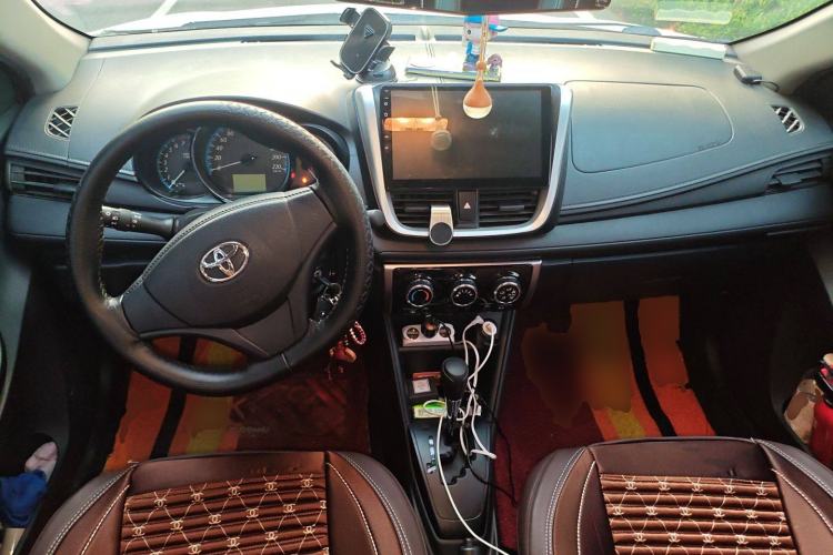 Used Toyota YARiS L Zhi Xiang 2019 1.5E CVT Dynamic Edition China VI compliant Center Console