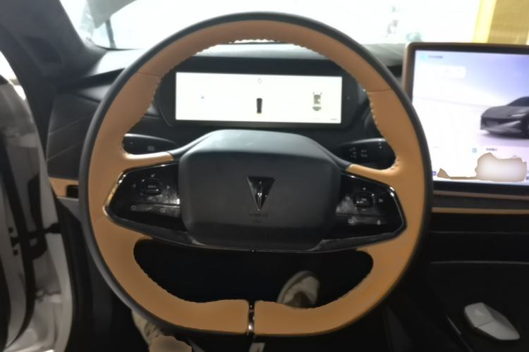 Used Deepal SL03 2025 Pure Electric Sports Car Steering Wheel