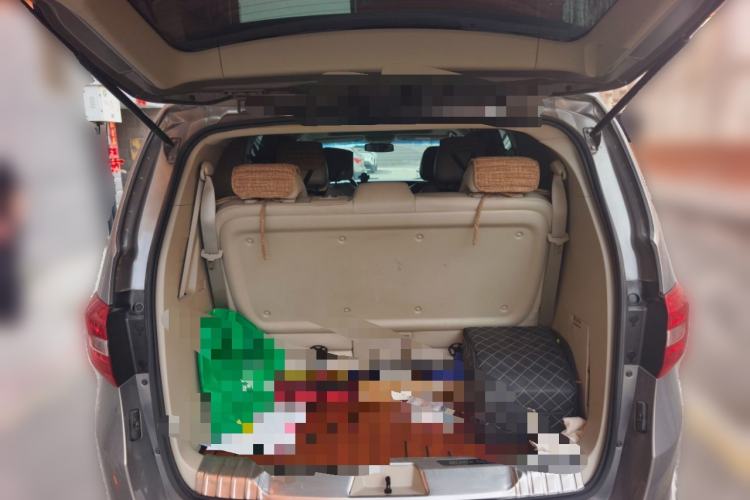 Used Buick GL8 2018 28T Luxury Model China VI Standard Trunk