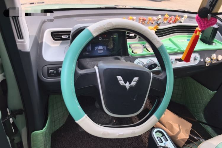 Used Wuling Hongguang MINIEV 2021 Macaron Fashion Model Lithium Iron Phosphate Steering Wheel
