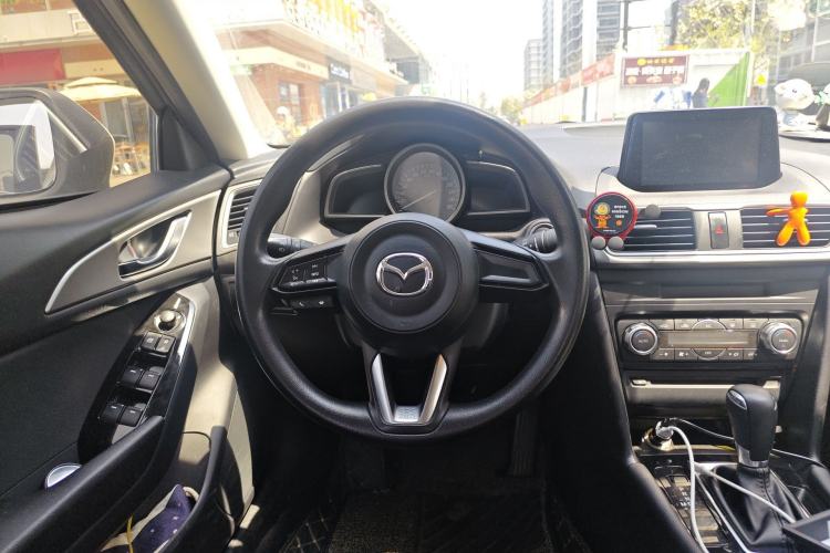 Used Mazda 3 Axela 2017 Sedan 1.5L Automatic Luxury Model China VI Standard