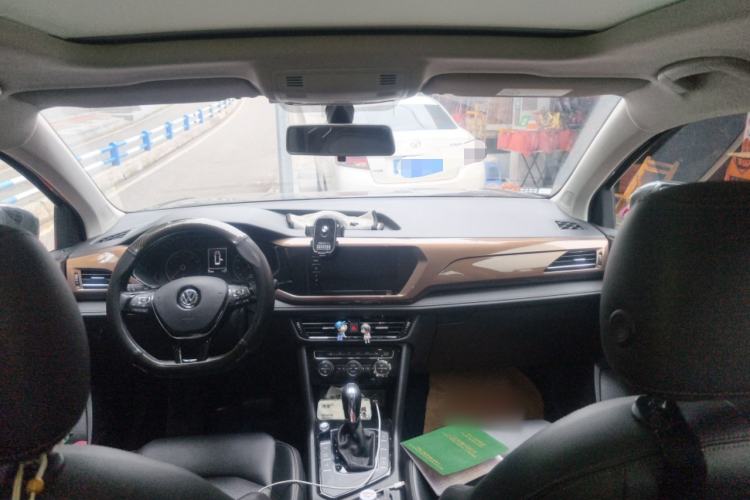 Used Volkswagen Tharu 2020 280TSI Two-Wheel Drive Luxury Plus Version China VI Standard
