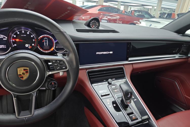 Used Porsche Panamera 2019 Panamera Executive Long Wheelbase 2.9T Center Console