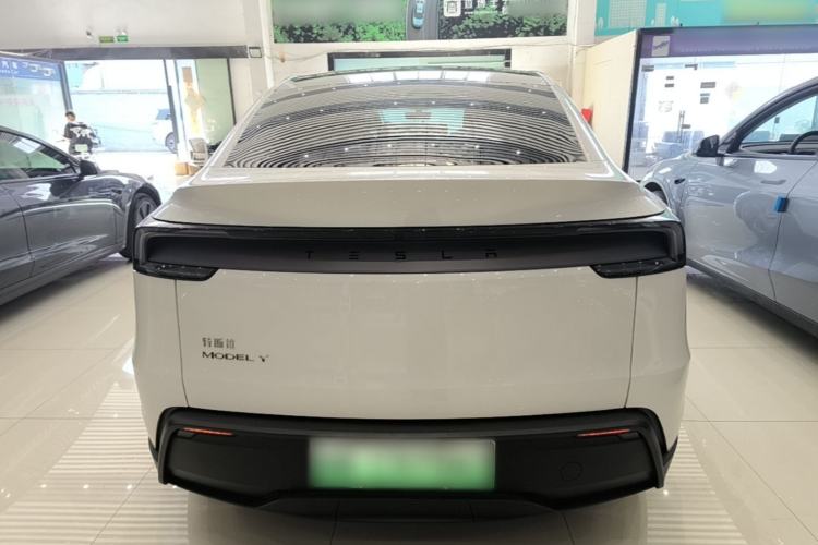 Used Tesla Model Y 2025 Rear-Wheel-Drive Version