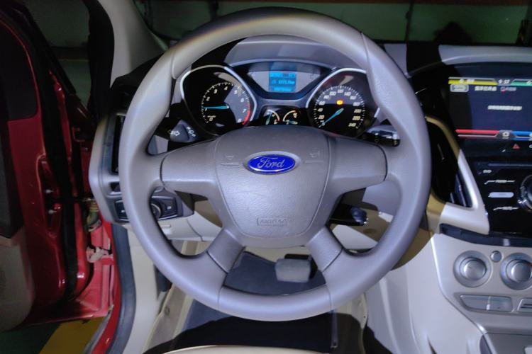 Used Ford Focus 2012 Sedan 1.6L Automatic Comfort Model
