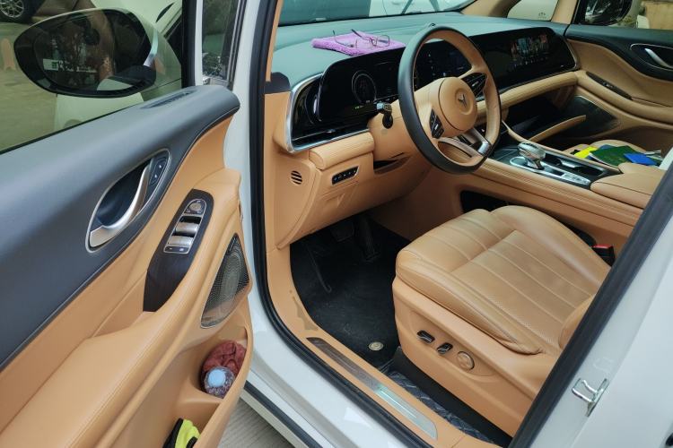 Used VOYAH Dream 2024 PHEV Extended-Range Premium Edition Driver Seat