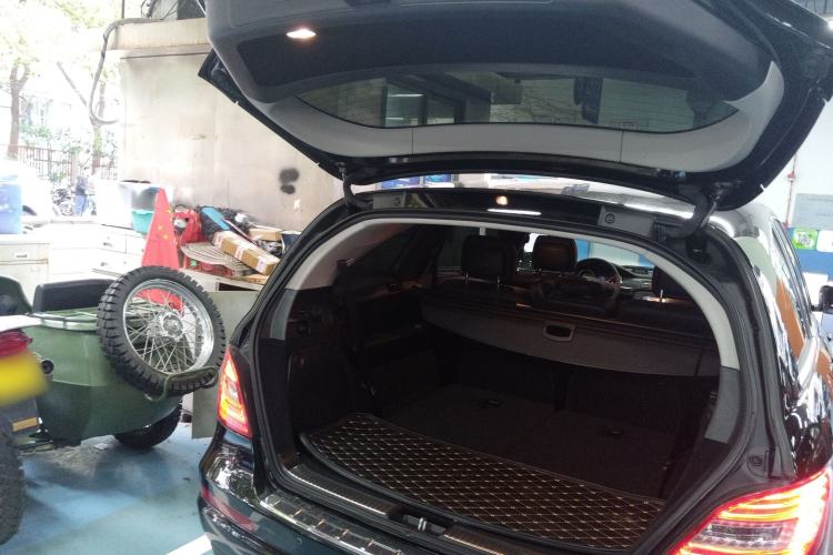 Used Mercedes-Benz R-Class 2017 R 320 4MATIC Business Edition Prestige Model