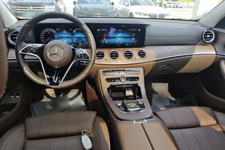 Used Mercedes-Benz E-Class New Energy 2022 Restyled E 350 e L Plug-in Hybrid Sports Sedan