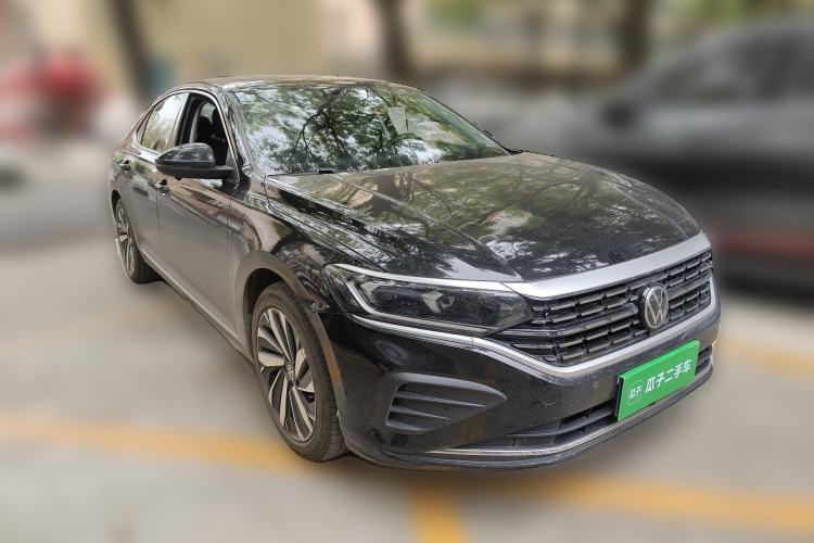 Used Volkswagen Passat 2024 380TSI Elite Edition Front Right 45 Deg