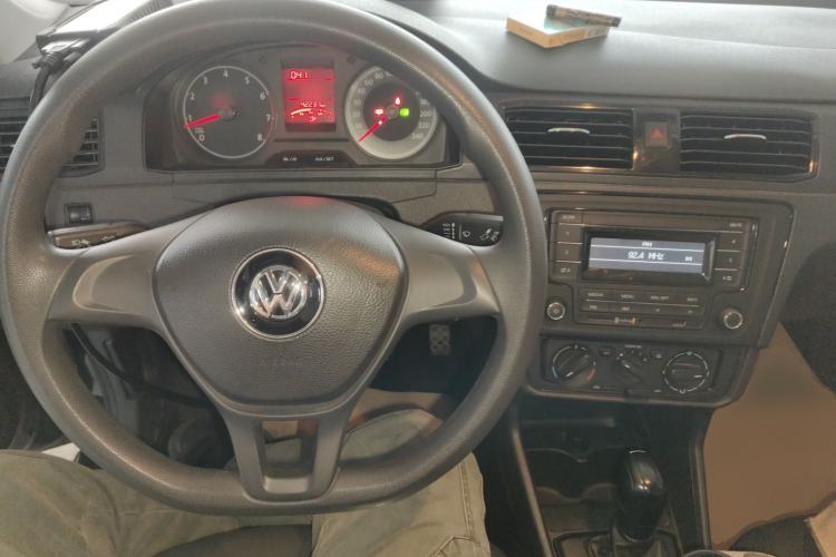 Used Volkswagen Santana 2016 1.6L Automatic Fashion Edition Center Console