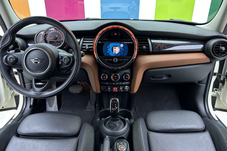 Used MINI 2018 2.0T COOPER S Classic Edition Five-Door Version Interior 2