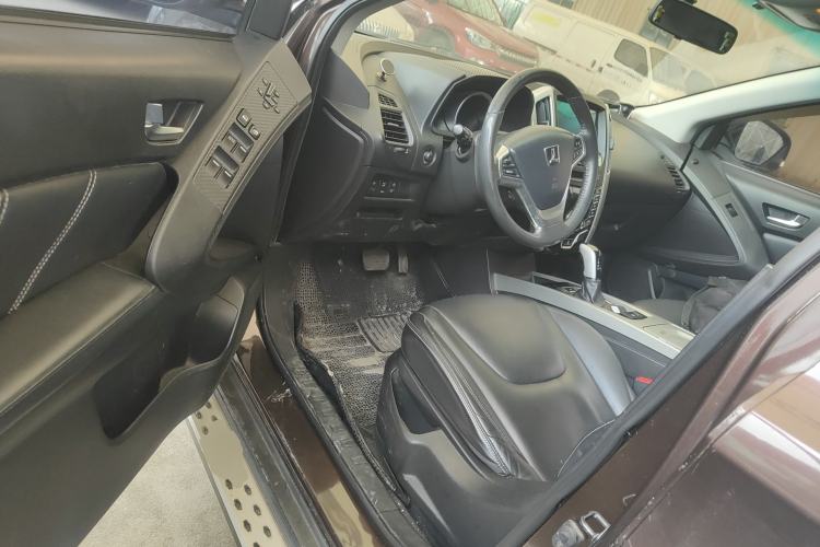 Used Luxgen U6 SUV 2015 1.8T ZhiZun Model Driver Seat