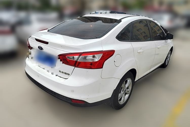 Used Ford Focus 2012 Sedan 1.6L Automatic Fashion Edition
