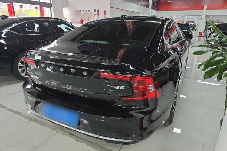 Used Volvo S90 2024 B5 Zhiyi Luxury Edition
