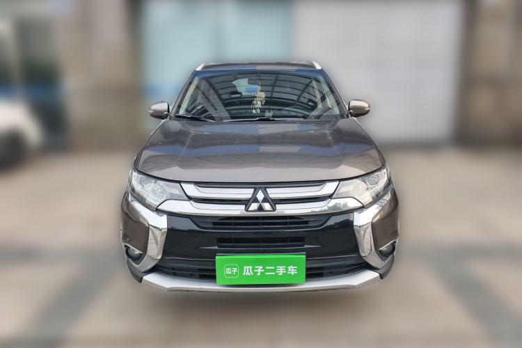 Used Mitsubishi Outlander 2018 2.0L Two-Wheel Drive Glory Edition 5 Seats Front