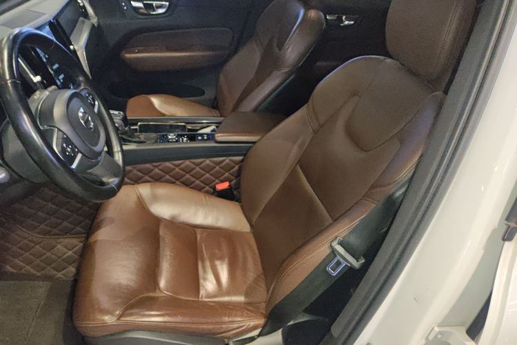 Used Volvo XC60 2019 T5 4x4 Smart Edition China VI Standard