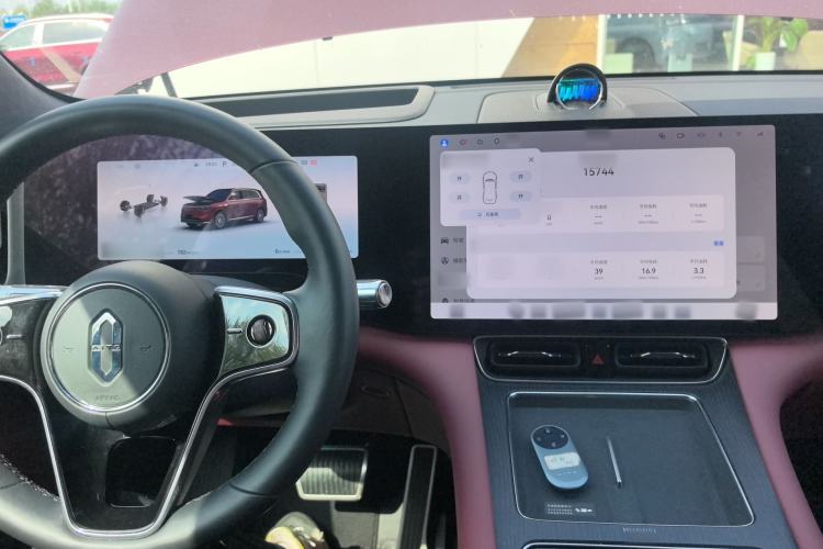 Used Hima AITO M8 2025 Extended-Range Ultra Version 53.4 kWh 5-Seater Edition Center Console