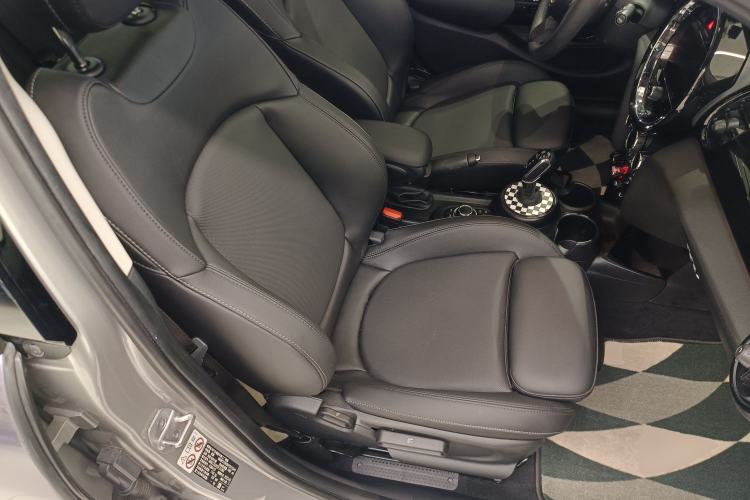 Used MINI MINI 2023 Updated 1.5T COOPER Artist Five-Door Edition