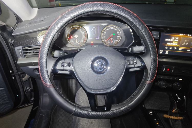 Used Volkswagen Passat 2019 330TSI Elite Edition China V Standard Steering Wheel