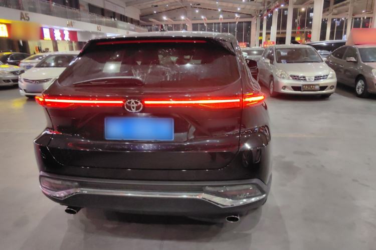 Used Toyota Harrier 2022 2.0L CVT Two-Wheel Drive Deluxe Edition
