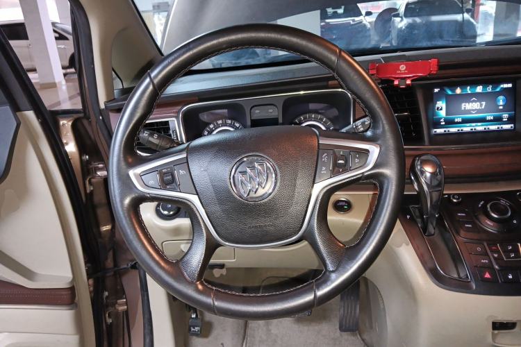 Used Buick GL8 2018 28T Luxury Model China VI Standard Steering Wheel