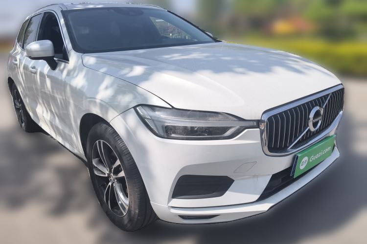 Used Volvo XC60 2019 T5 4x4 Smart Edition China V Standard Front Right 45 Deg