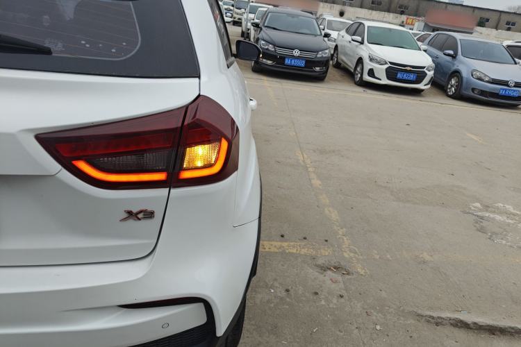 Used Geely Auto Vision X3 2019 Upgraded Model 1.5L Manual Elite Version