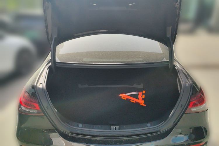 Used Mercedes-Benz E-Class 2022 Updated E 300 L Luxury Edition Trunk