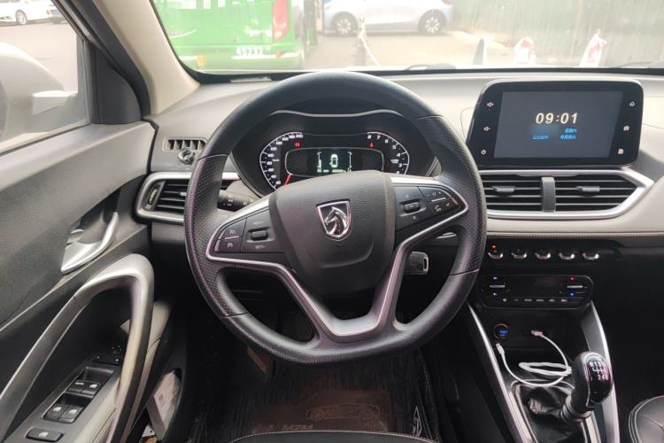 Used Baojun 510 2017 1.5L Manual Fashion Model