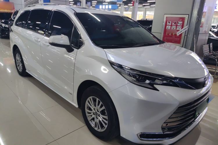 Used Toyota Sienna 2023 2.5L Hybrid Comfort Edition
