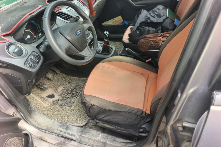 Used Ford Fiesta 2013 Sedan 1.5L Manual Fashion Edition
