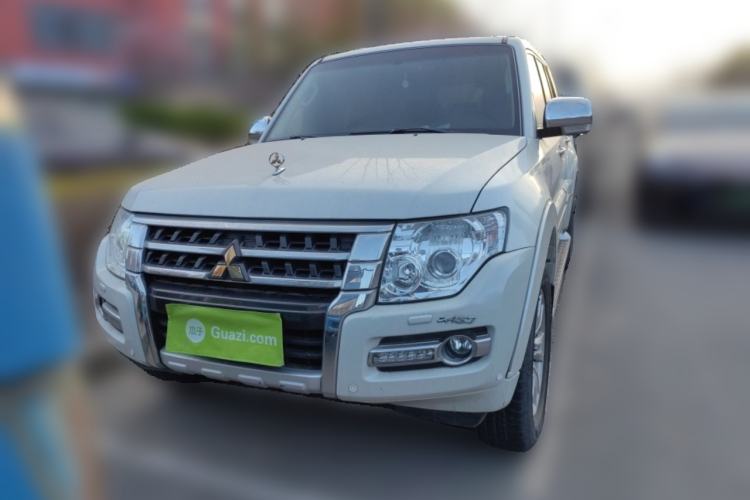 Used Mitsubishi Pajero 

